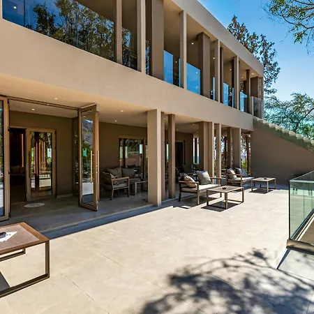 Ξενοδοχείο White Olive Premium Lindos 4*