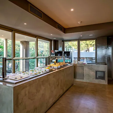 Ξενοδοχείο White Olive Premium Lindos 4*